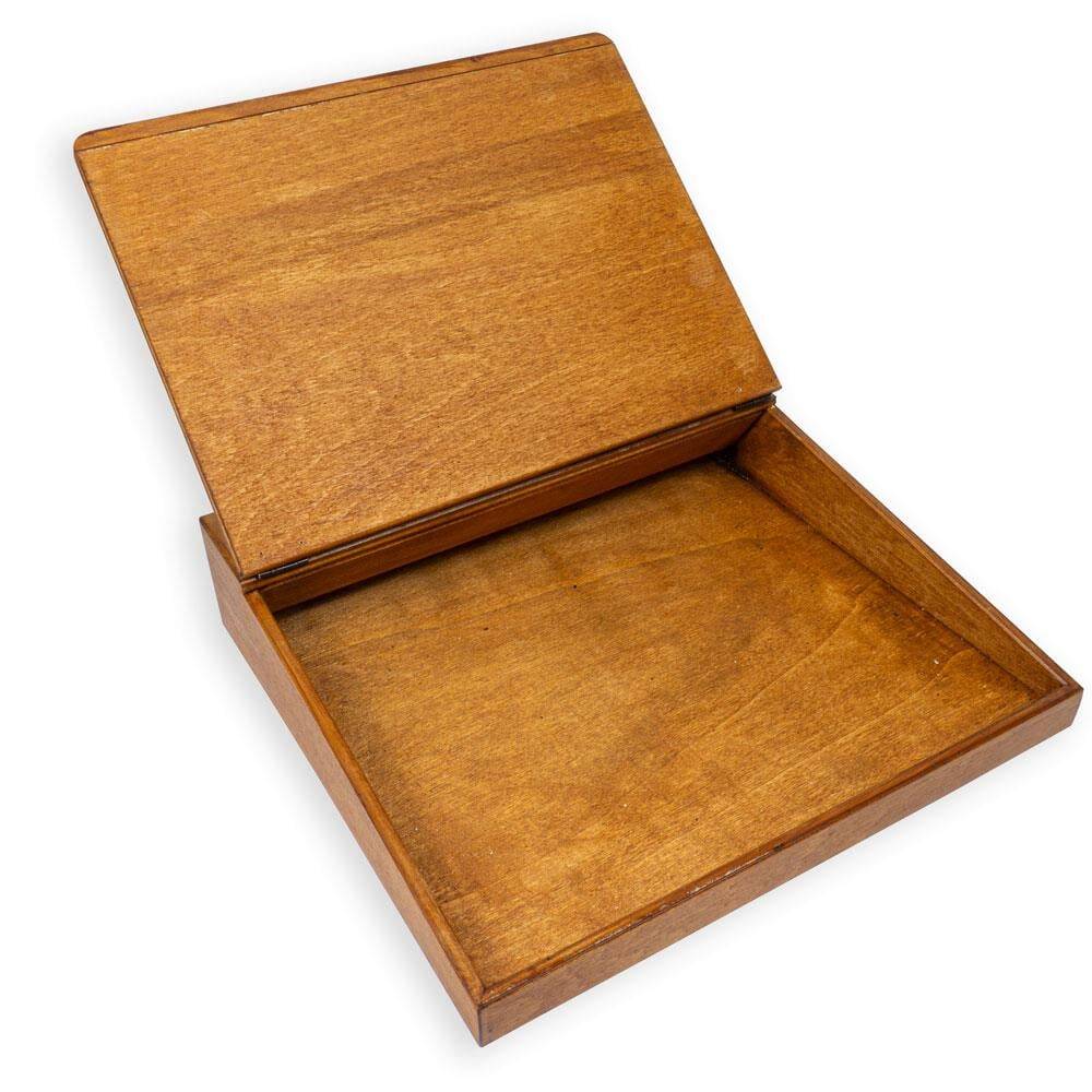 Karin Hattat Meshk Chest